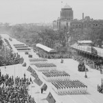 1961年 慶祝中華民國五十年國慶。為慶祝國慶日，總統府正面妝點齊全。｜影像來源：外交部「放眼看臺灣」資料庫
